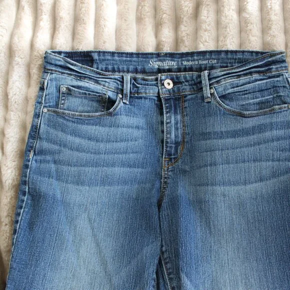 Signature by Levi Strauss Modern Boot Cut Jeans Size 12S - Picture 3 of 7